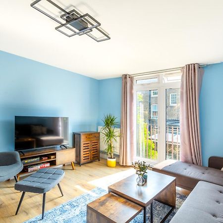 Magnificent 3Br Apt With Balcony Appartement Londen Buitenkant foto