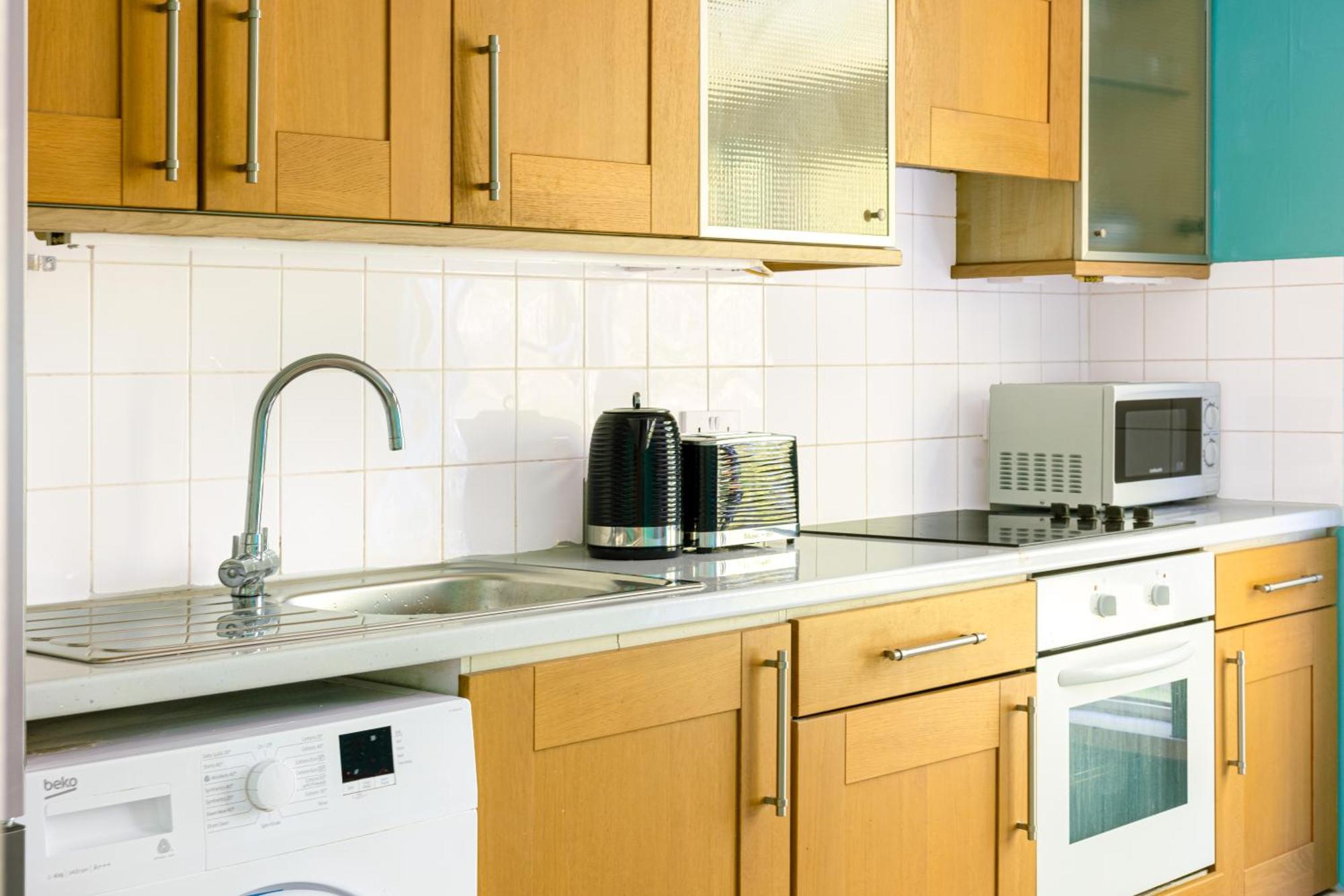 Magnificent 3Br Apt With Balcony Londen Buitenkant foto