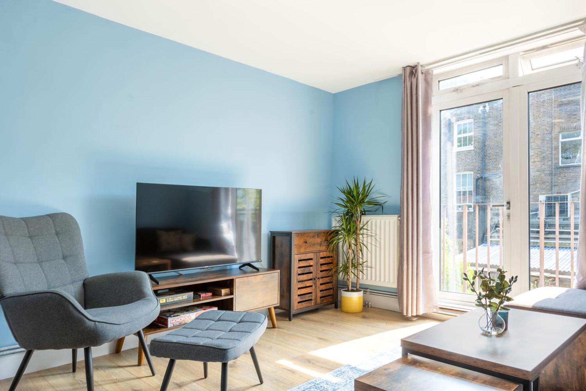 Magnificent 3Br Apt With Balcony Appartement Londen Buitenkant foto